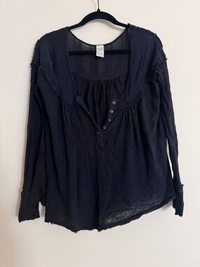 We The Free Black Boho Raw Hem Long Sleeve Top | M